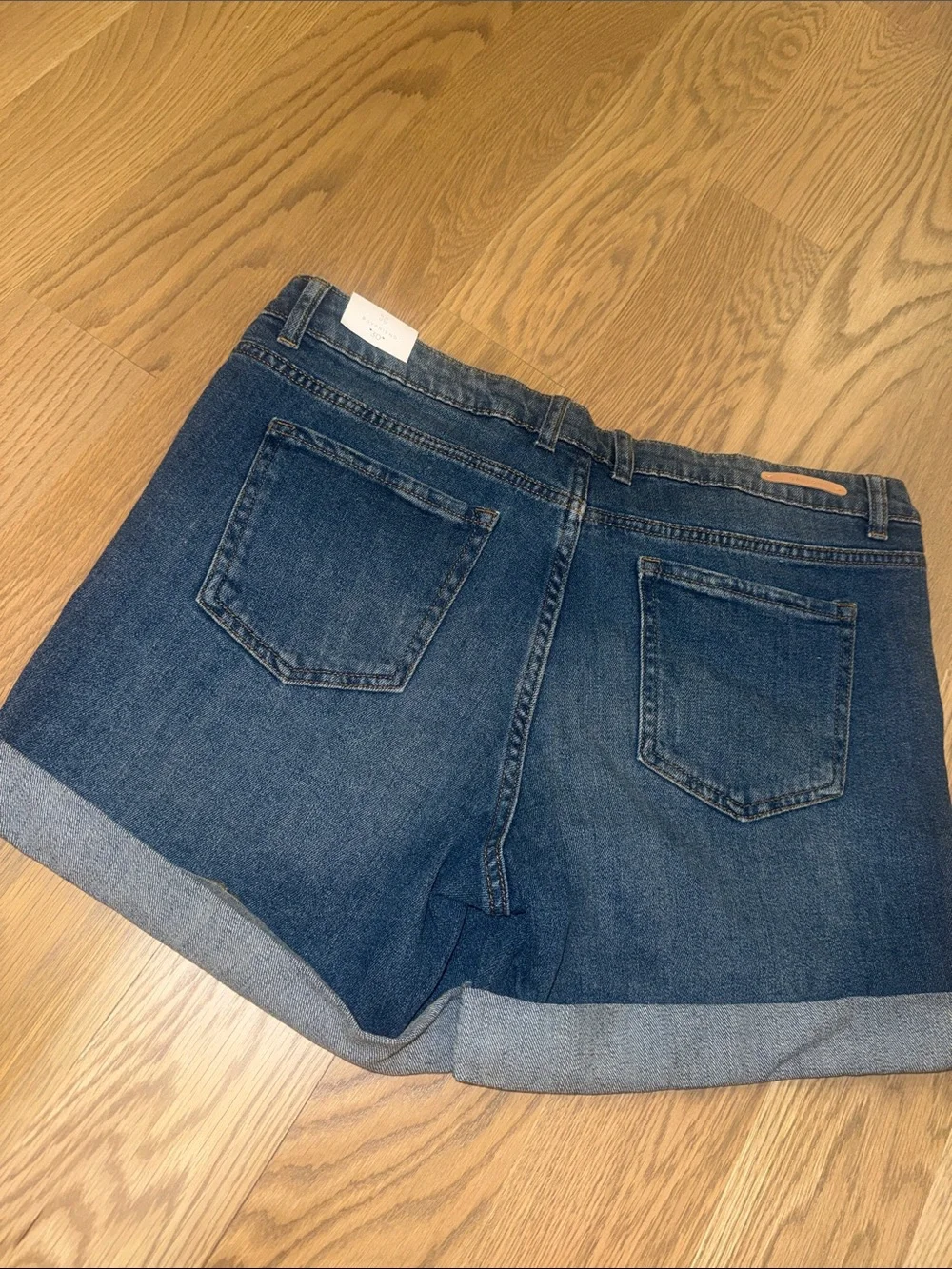Caslon Rolled Hem Boyfriend Jean Shorts NWT